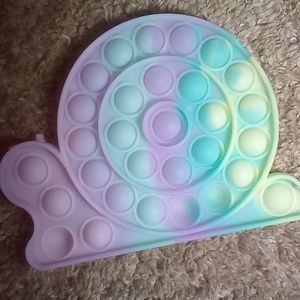 Rainbow snail popit